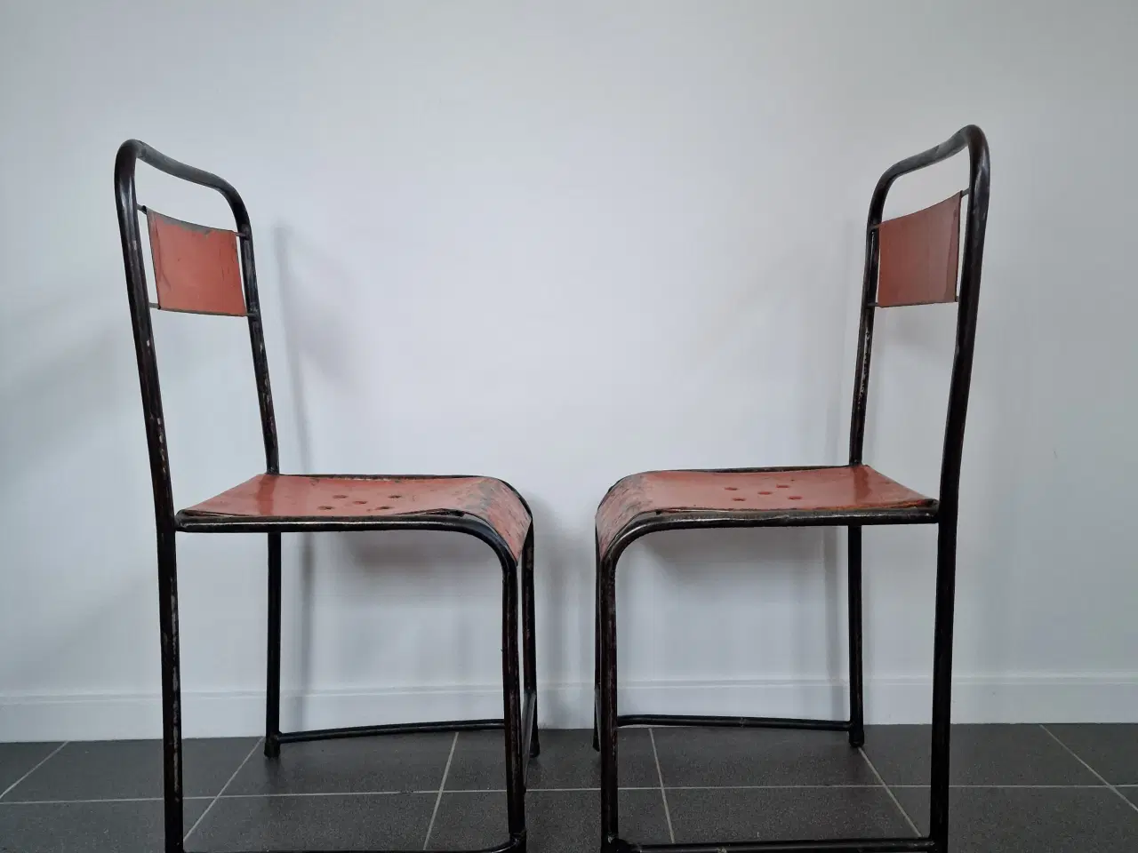 Billede 4 - 6 stk sjove og dekorative stabelbare stole.