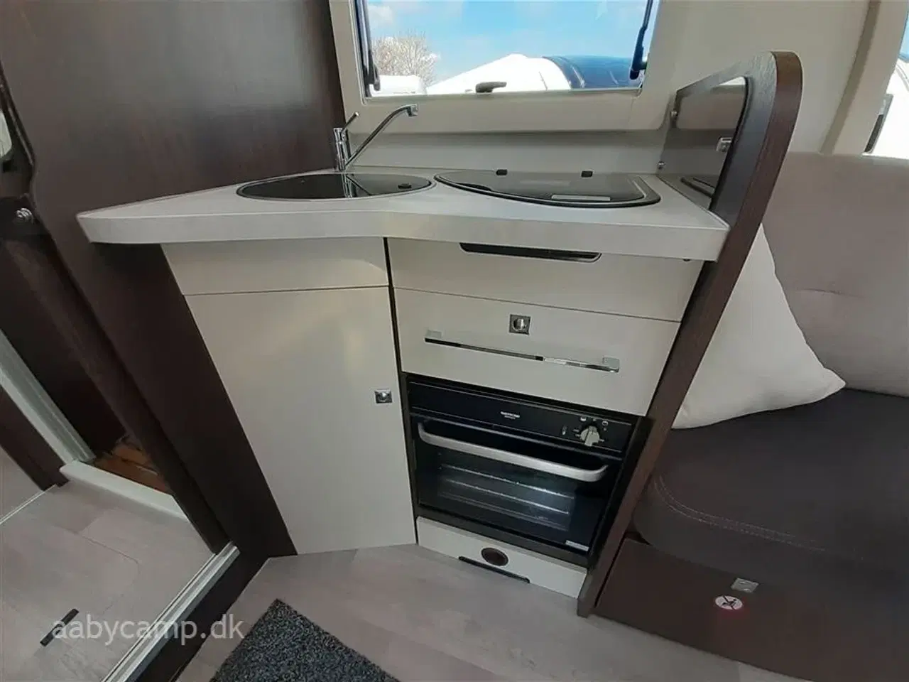 Billede 11 - 2021 - Benimar Tessoro T468   Bæmærk uden sænkeseng! Nk pakke. Automatgear. varme på spildevandstanken. solceller. Anhængertræk.