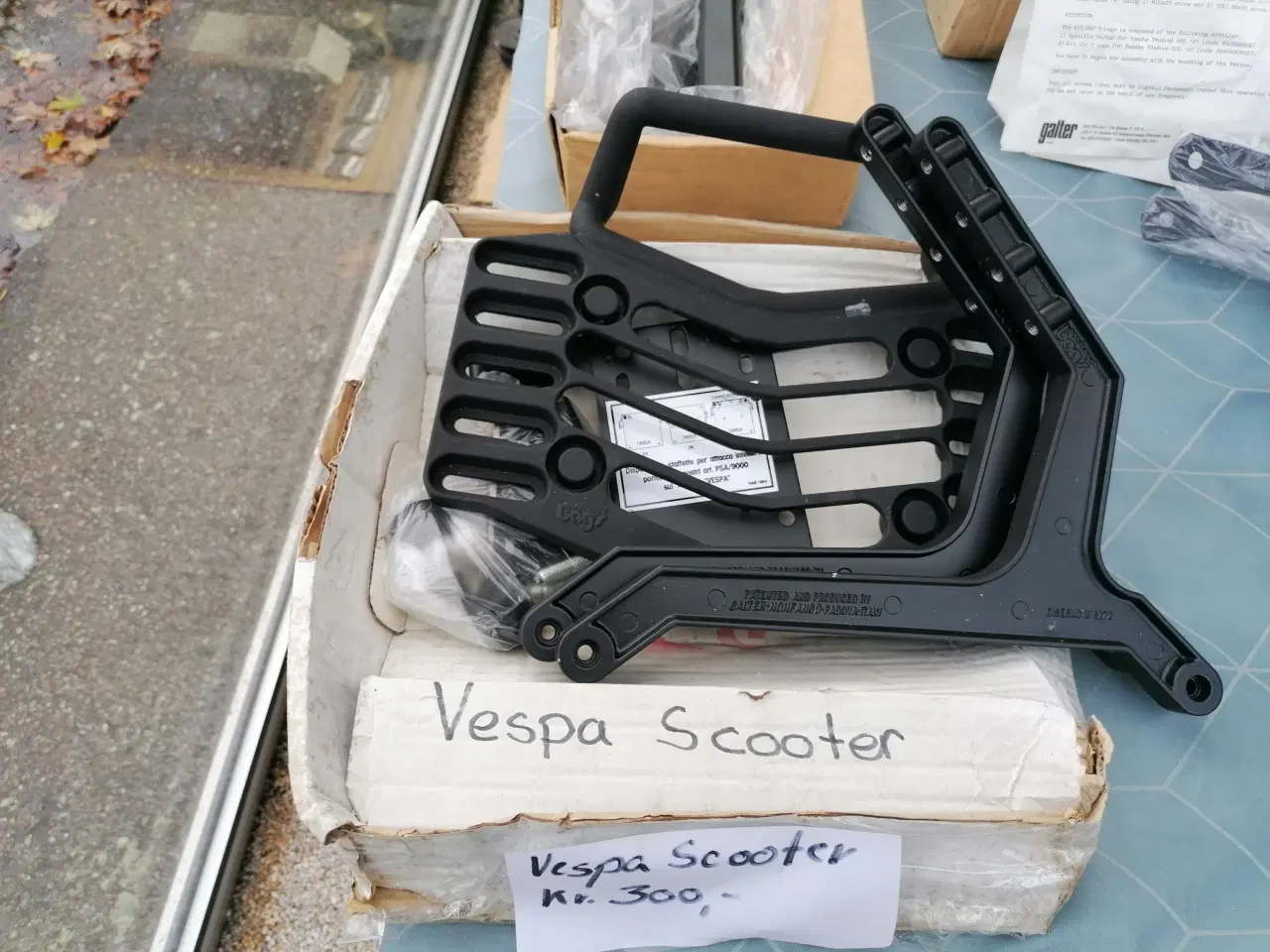 Billede 1 - Plade til montering Topbox . Vespa Scooter (se %)