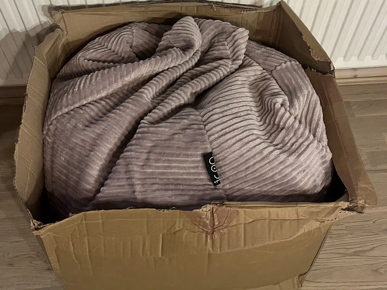 Billede 3 - Icon sækkestol fløjl i sart lilla. Ubrugt. Pris 25