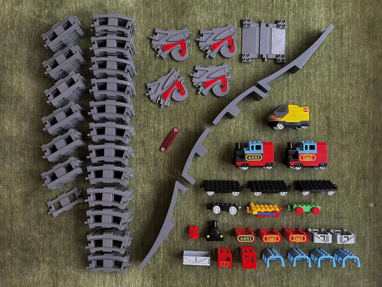 Billede 2 - Stor togbane m. selvkørende tog – mange skinner