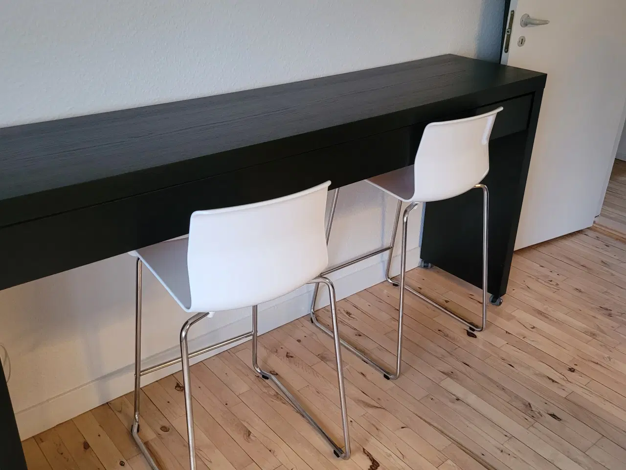 Billede 1 - Barstole/skrivebord