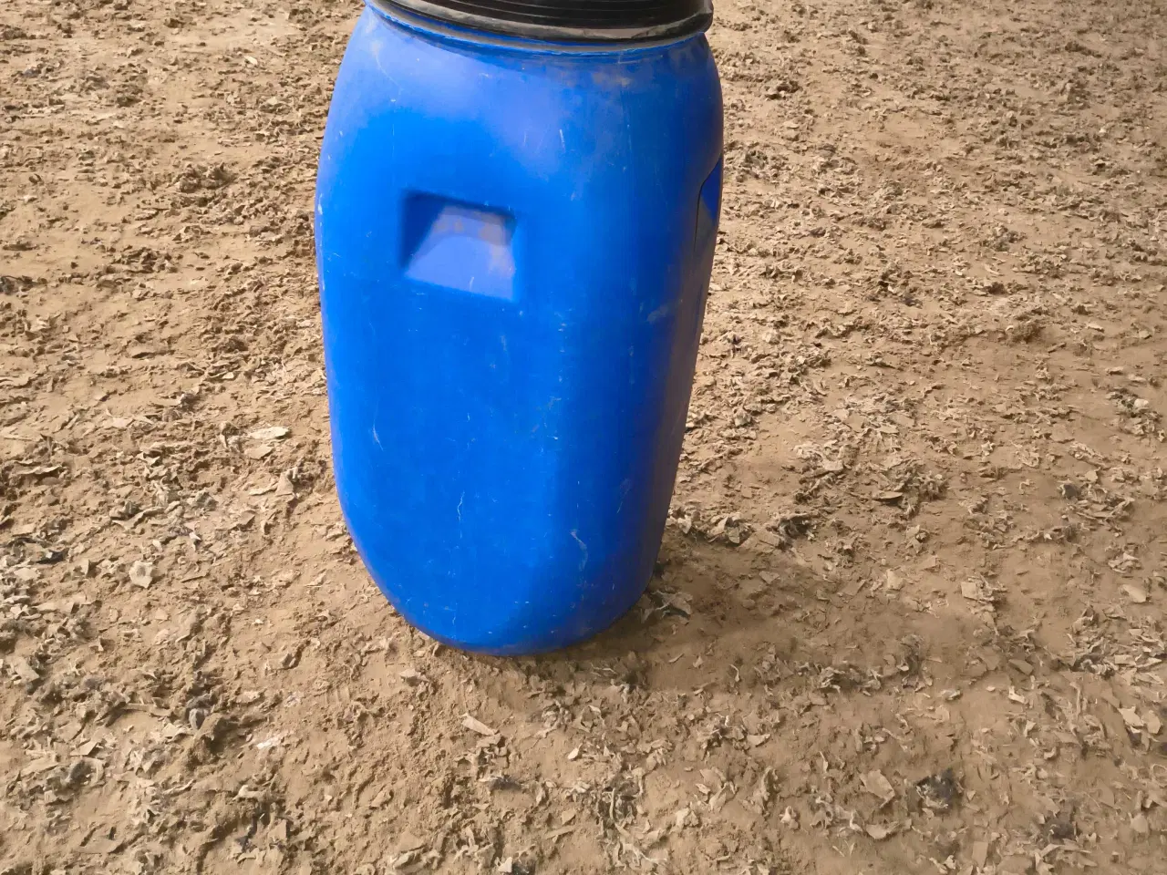 Billede 1 - Købes blå tønder fødevaregodkendt