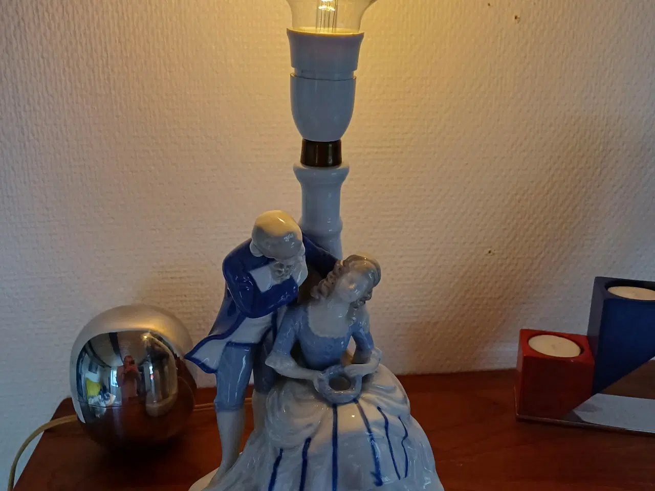 Billede 2 - Porcelæn bordlampe 