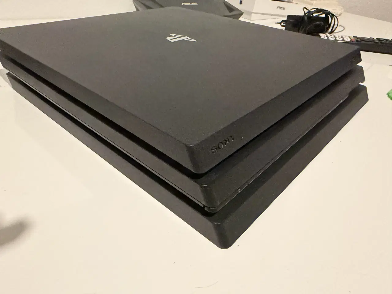 Billede 2 - Playstation 4 Pro Med Tilbehør