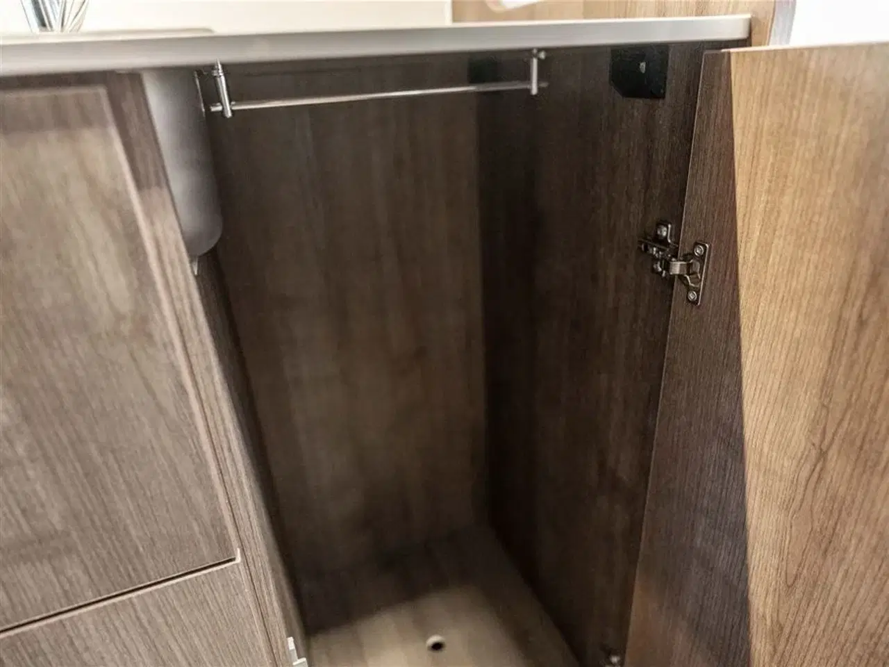 Billede 16 - 2026 - Benimar Benivan 144 UP   Benivan 144 UP 2025 er en fuldt udstyret 5,99 meter campervan