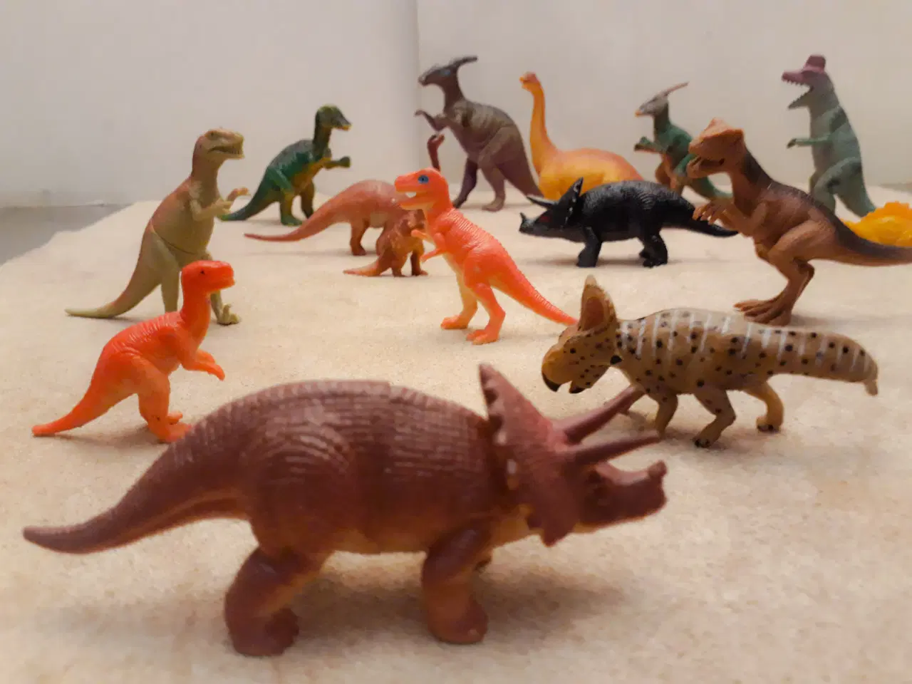 Billede 7 - 17 Dinosaur Figurer 