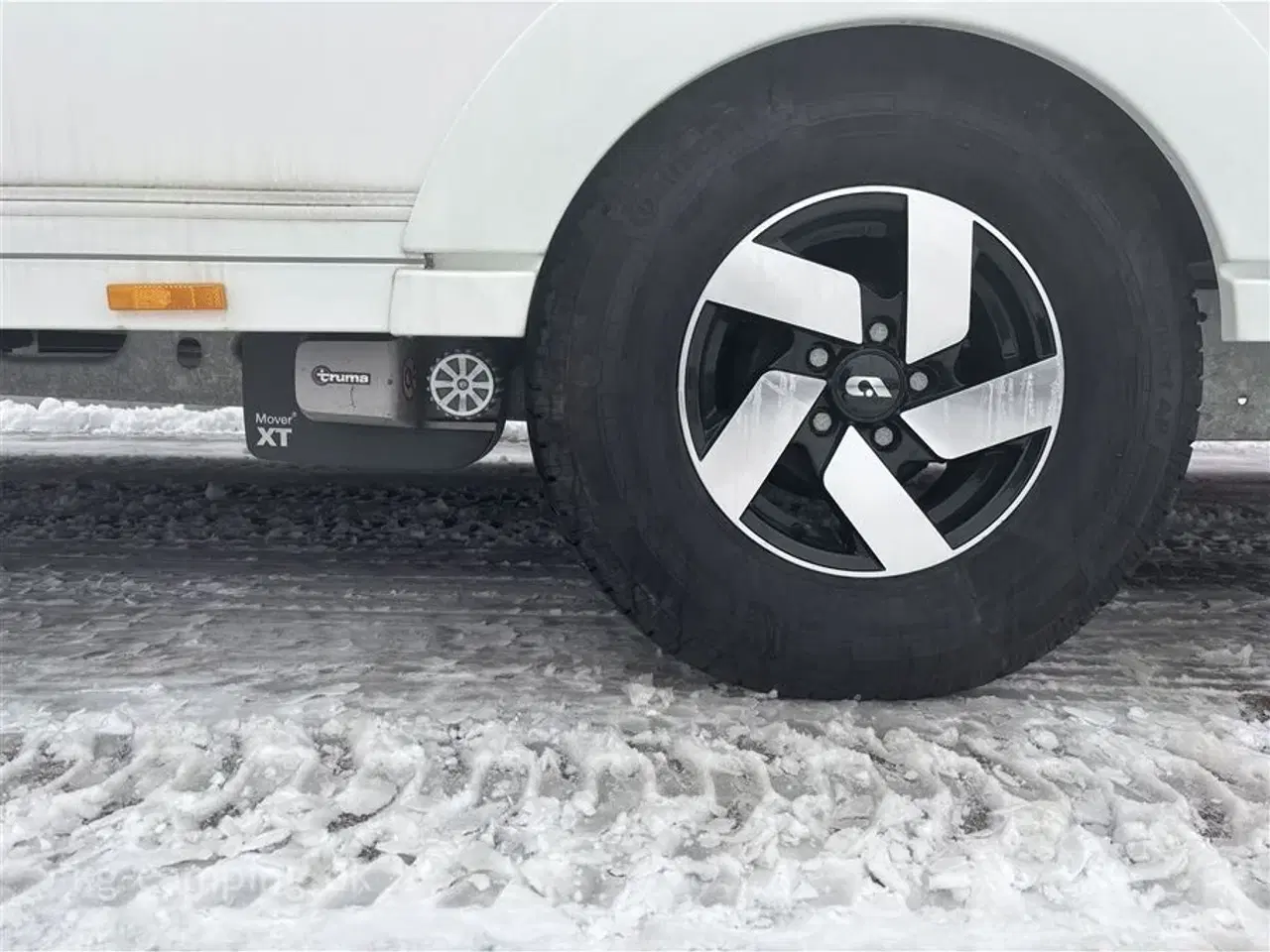 Billede 5 - 2022 - Adria Adora 613 UT Lækker vogn med fritstående dobbeltseng - Mover - Fortelt