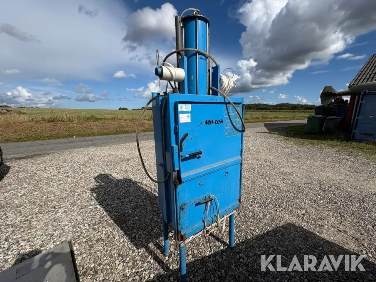 Billede 1 - Pappresser Mil-tek CP.102