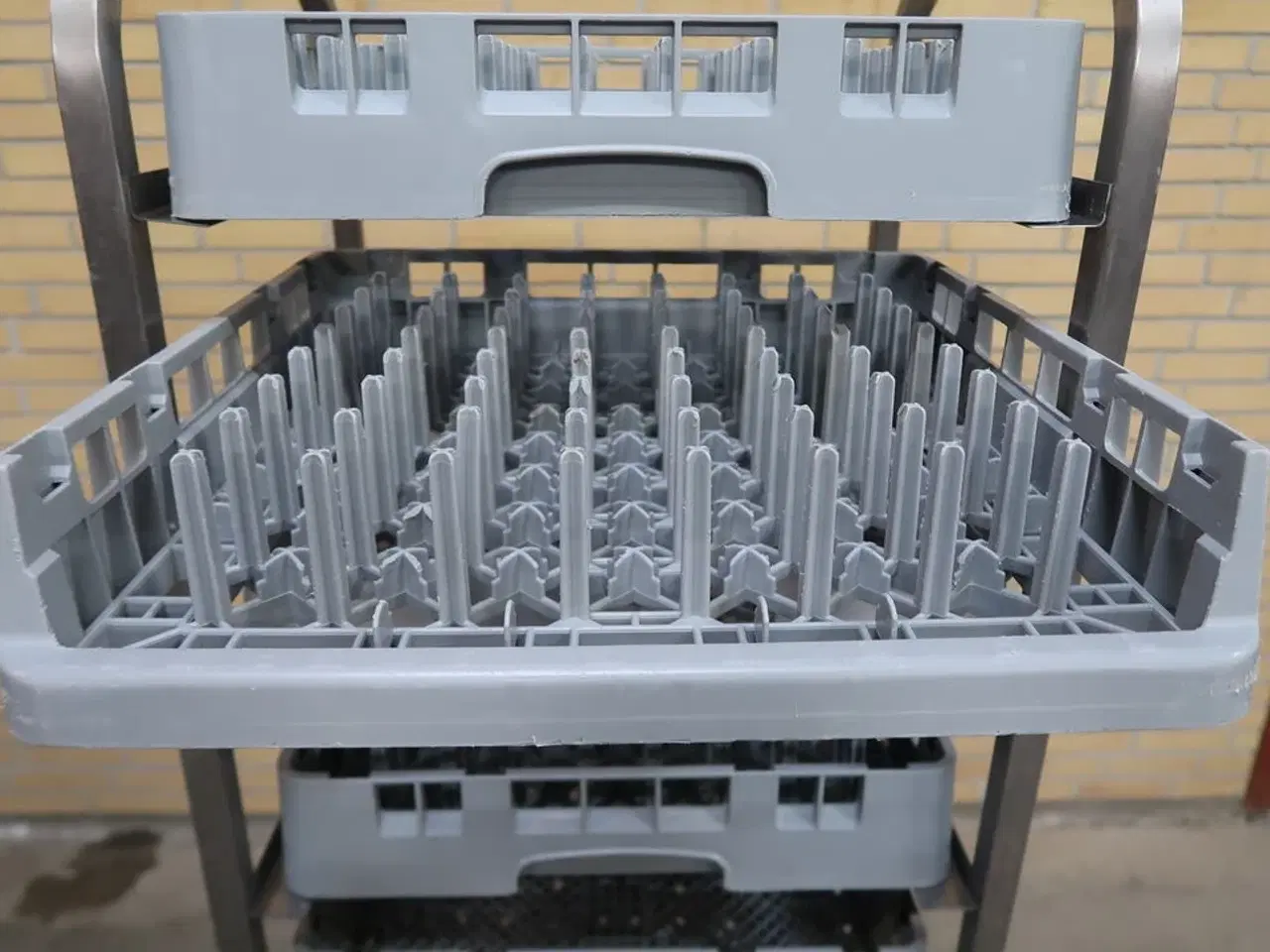 Billede 5 - Kurvevogn med 10 stk. opvaskebakker