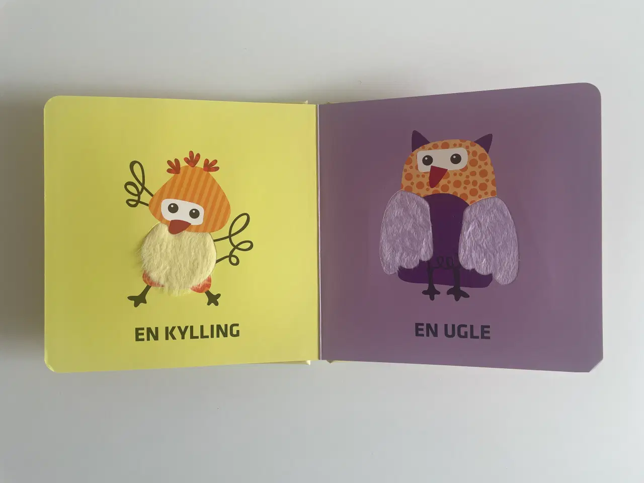 Billede 2 - Se, rør og føl bog til små børn 