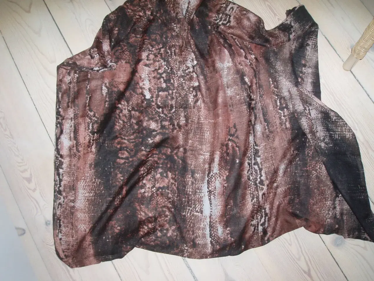 Billede 1 - Tubetørklæde i brune nuancer