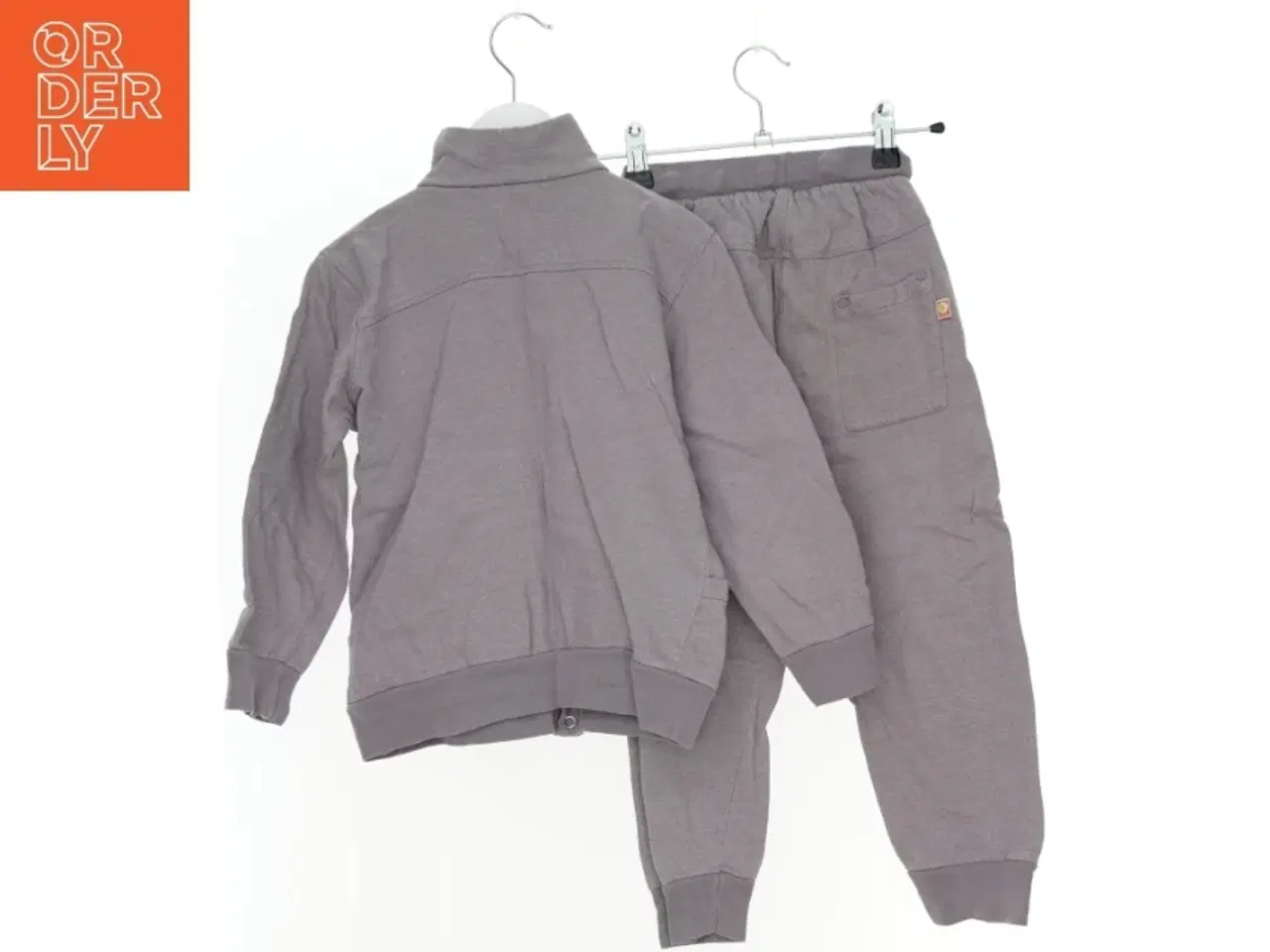 Billede 2 - Joggingsæt fra Katvig(2 stk.) (str. 122 cm)