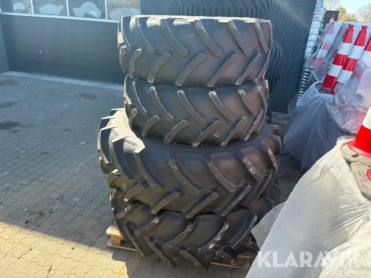 Billede 5 - Traktordæk Mitas 4 styk