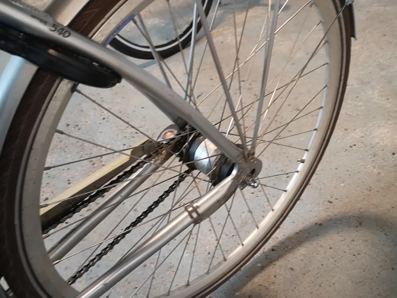 Billede 4 - Winther 28" 54 cm høje 7 gear ,ABUS-lås med én nøg