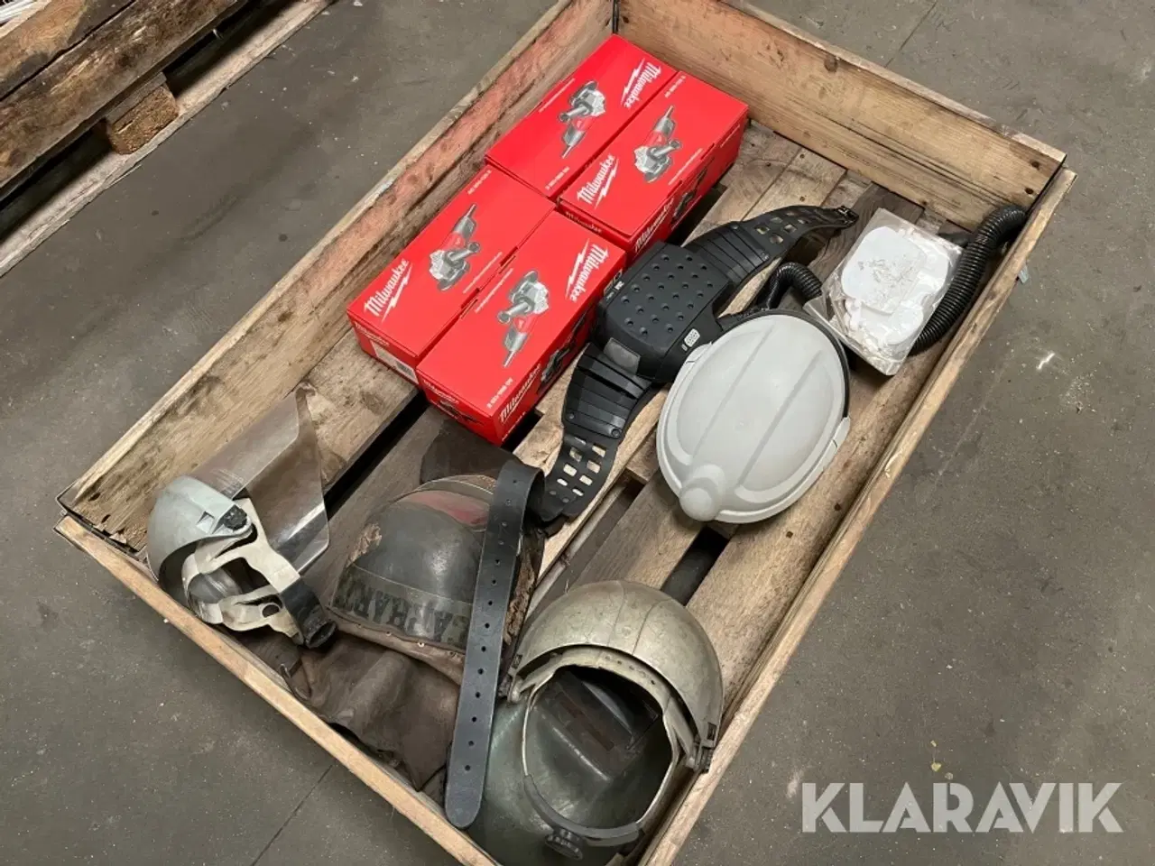 Billede 3 - Blandet lot smedeværktøj og udstyr.