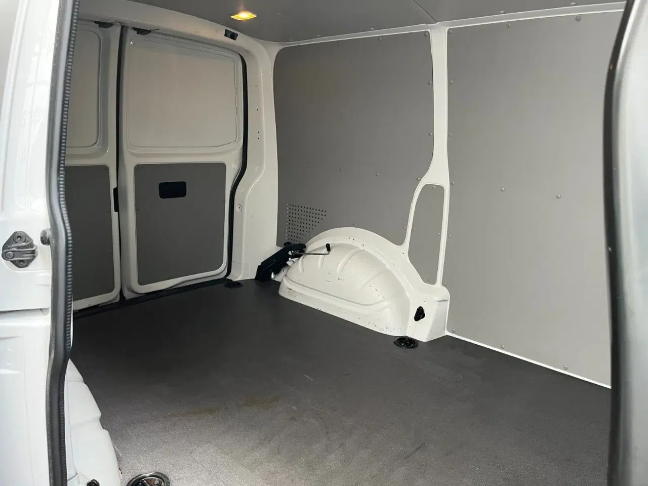 Billede 8 - VW Transporter 2,0 TDi 150 Kassevogn DSG kort