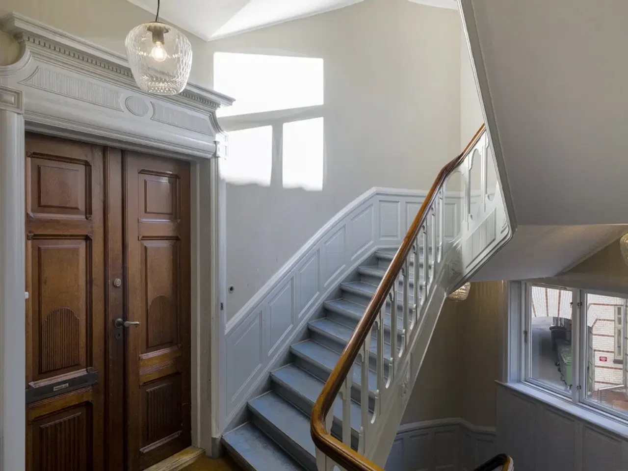 Billede 14 - Indbydende kontorer i stilsikre rammer