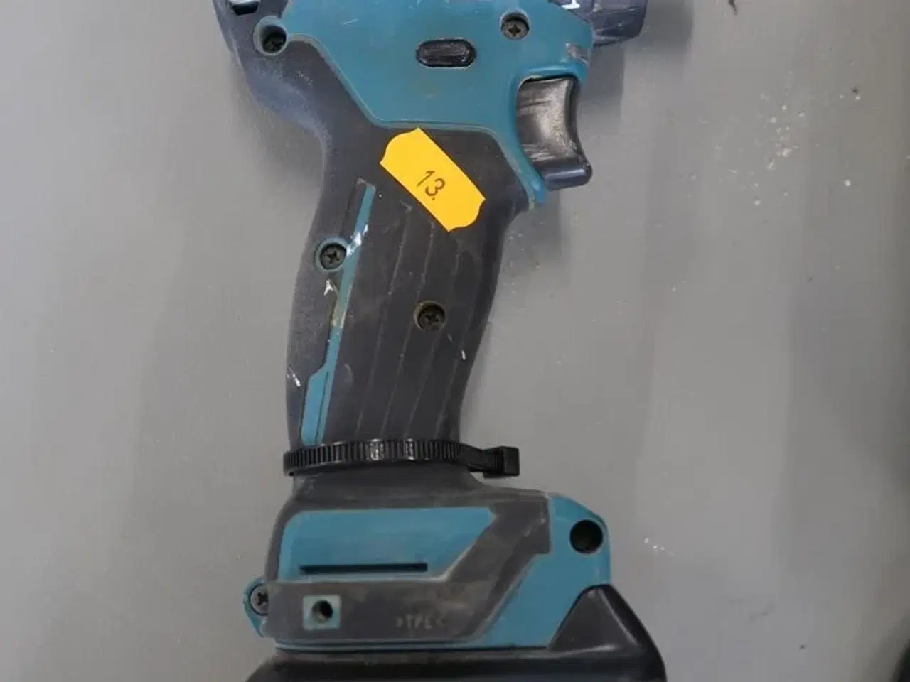 Billede 2 - Bore-/skruemaskine MAKITA DF032D med lader og 2 batterier