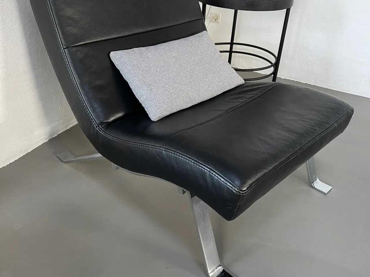Billede 1 - Læderstol (har 2 stk.) stykpris er 450