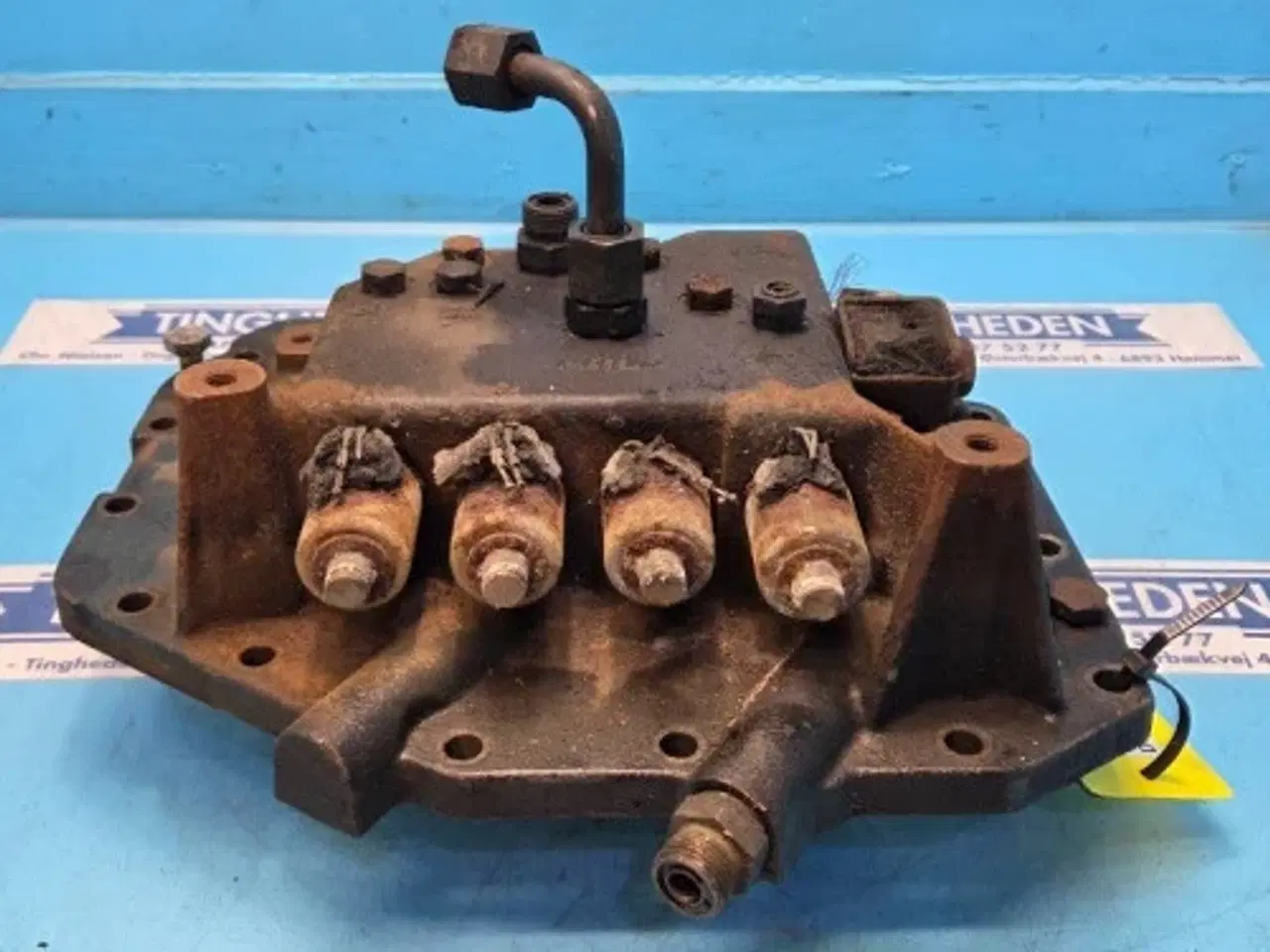 Billede 13 - Ford 8340 Dæksel F3NN7Z479