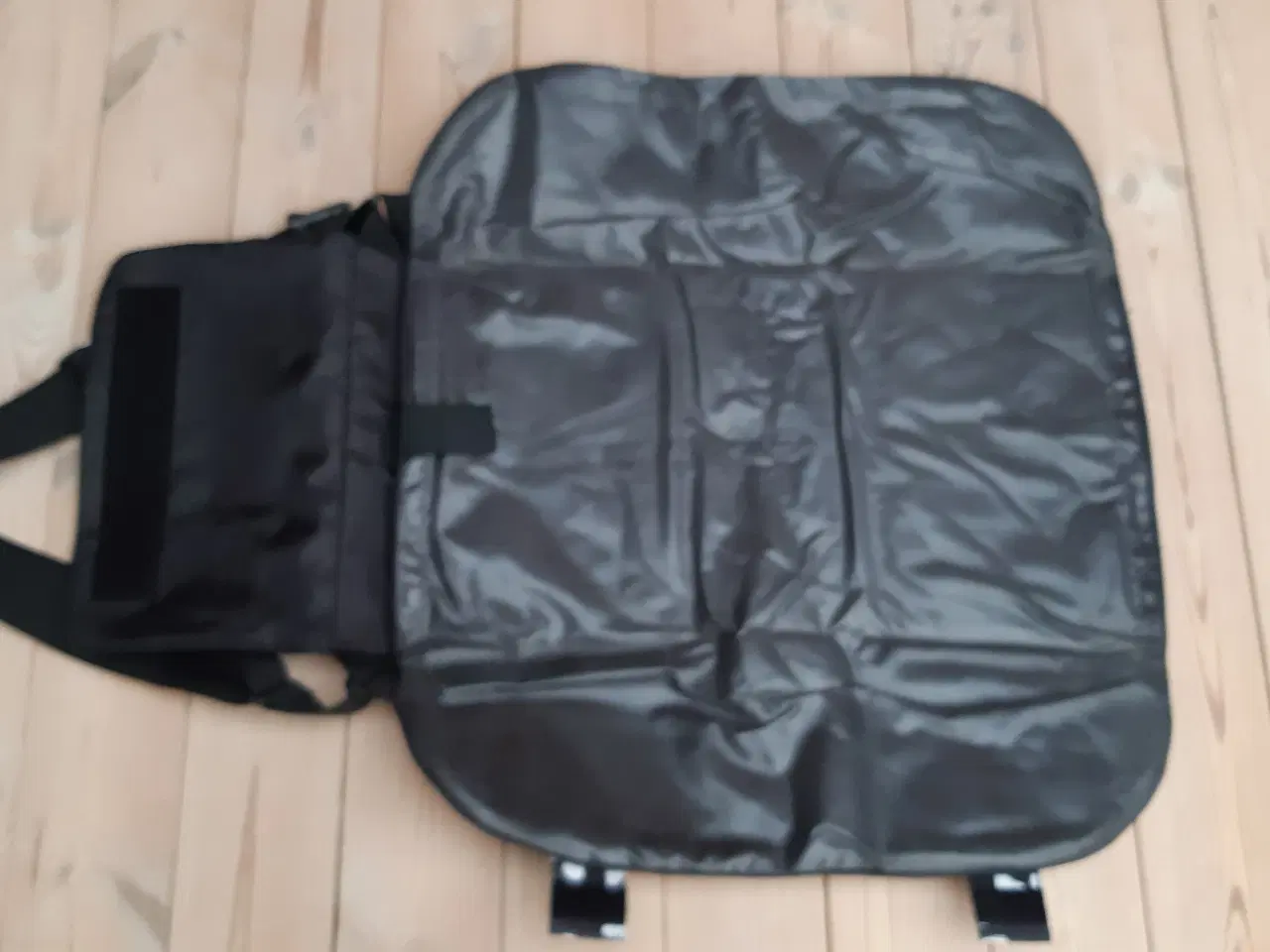 Billede 10 - Ammepude, kørepose, sengerand, pusletaske m.m.