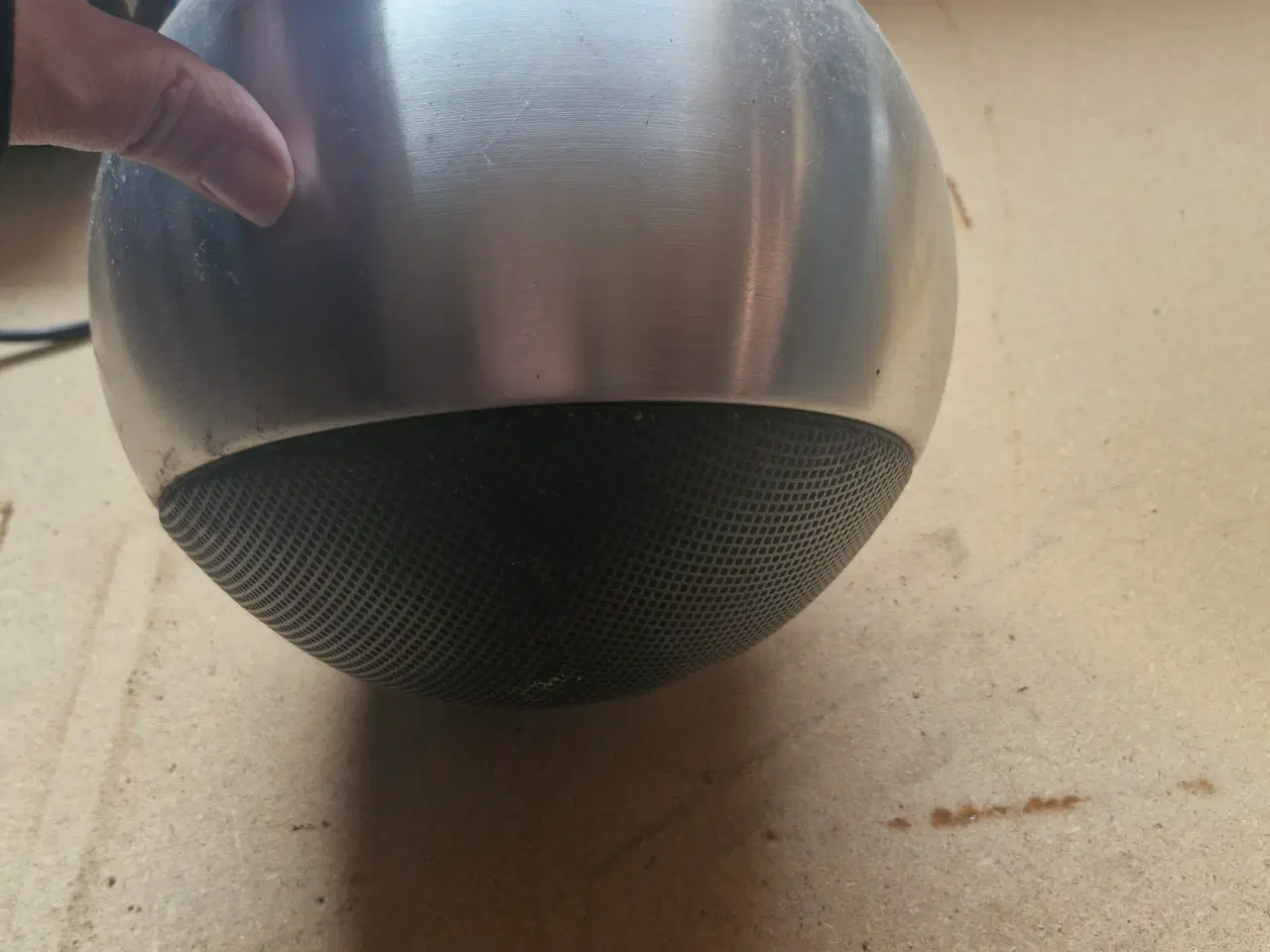 Billede 1 - Grundig Kuglehøjtaler til ophæng i ledning