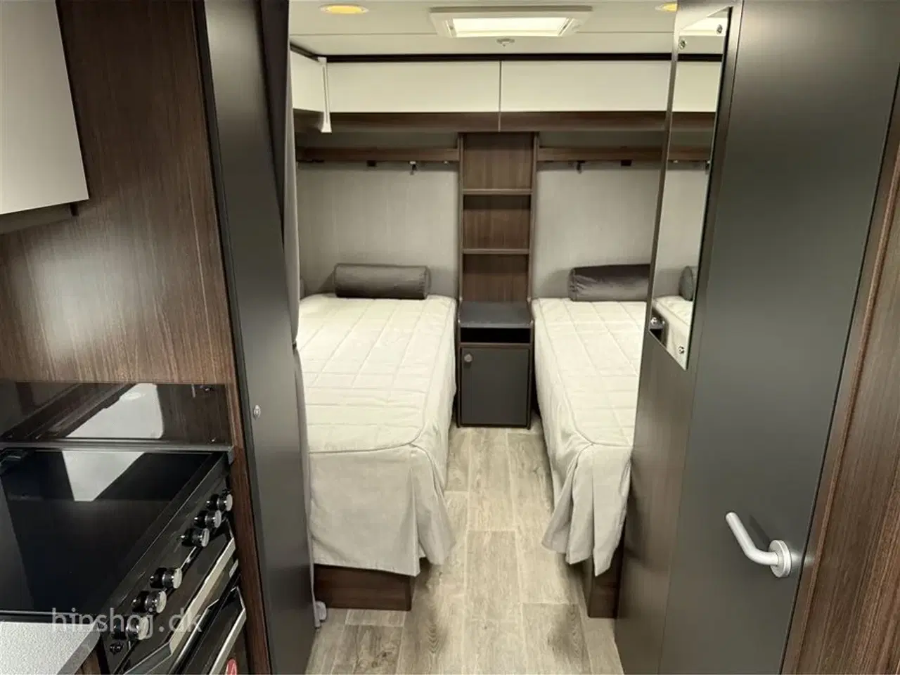 Billede 15 - 2026 - Polar Blackline 590 S   Lækker Vintervogn fra Polar med  enkelsenge fra Hinshøj Caravan