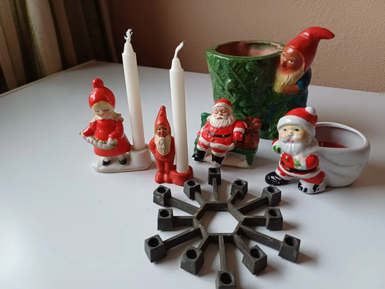 Billede 1 - Julenissestager, julemand på bænk, nisse med lys 