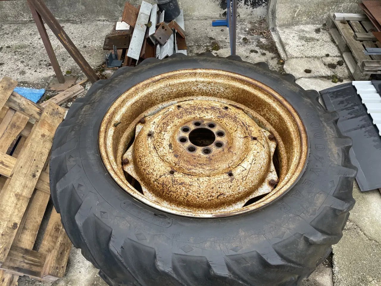 Billede 2 - Dæk til Ford 5000