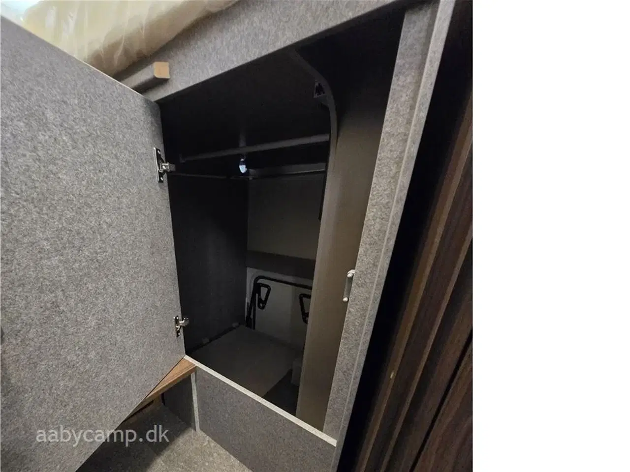 Billede 20 - 2026 - Euramobil Integra Line GT 726 EF   MERCEDES FØRE ASSISTENTER.  MERCEDES AL-KO. UDVENDIG GAS. UDVENDIG BRUSER. LITHIUM BATTERI. ALDE CENTRALVARME.