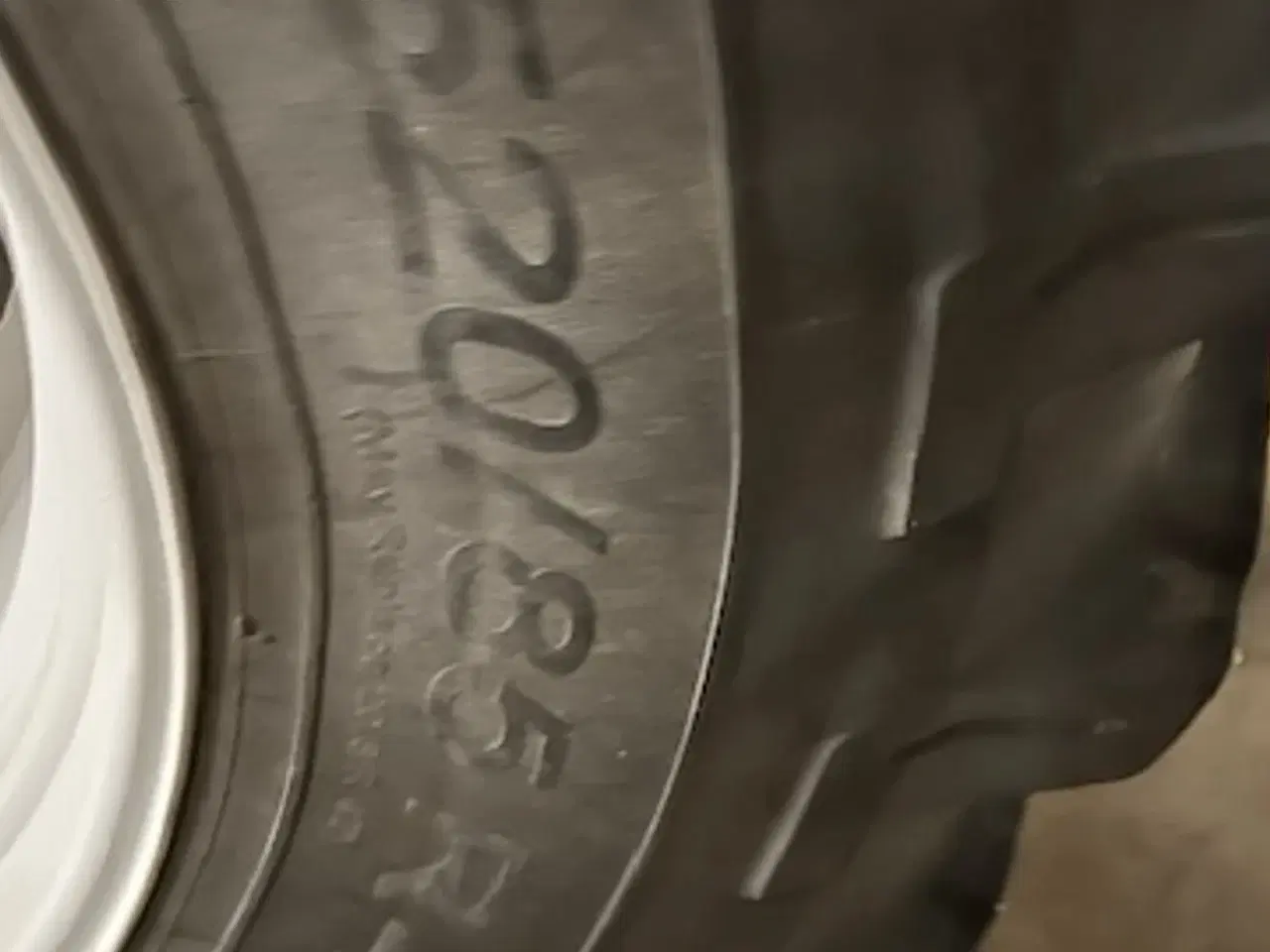 Billede 5 - Massey Ferguson 7720S Velholdt traktor.  Har aldrig lavet andet end at køre med sprøjte.