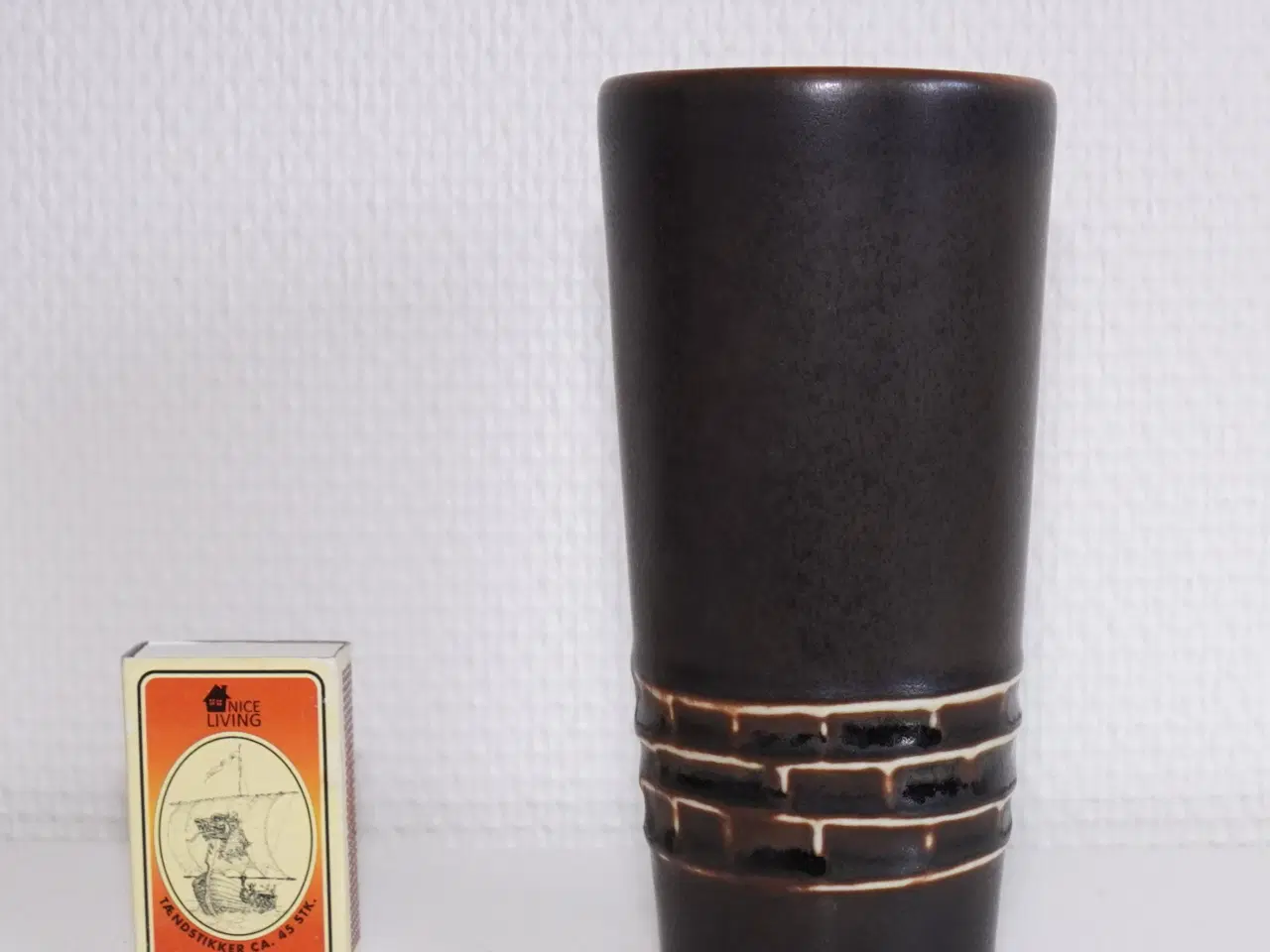 Billede 2 - Vase (1941-1964) af Hertha Bengtson for Rørstrand