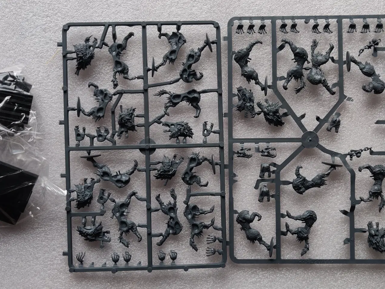 Billede 2 - Vampire Counts Dire Wolves & Skaven plague monks