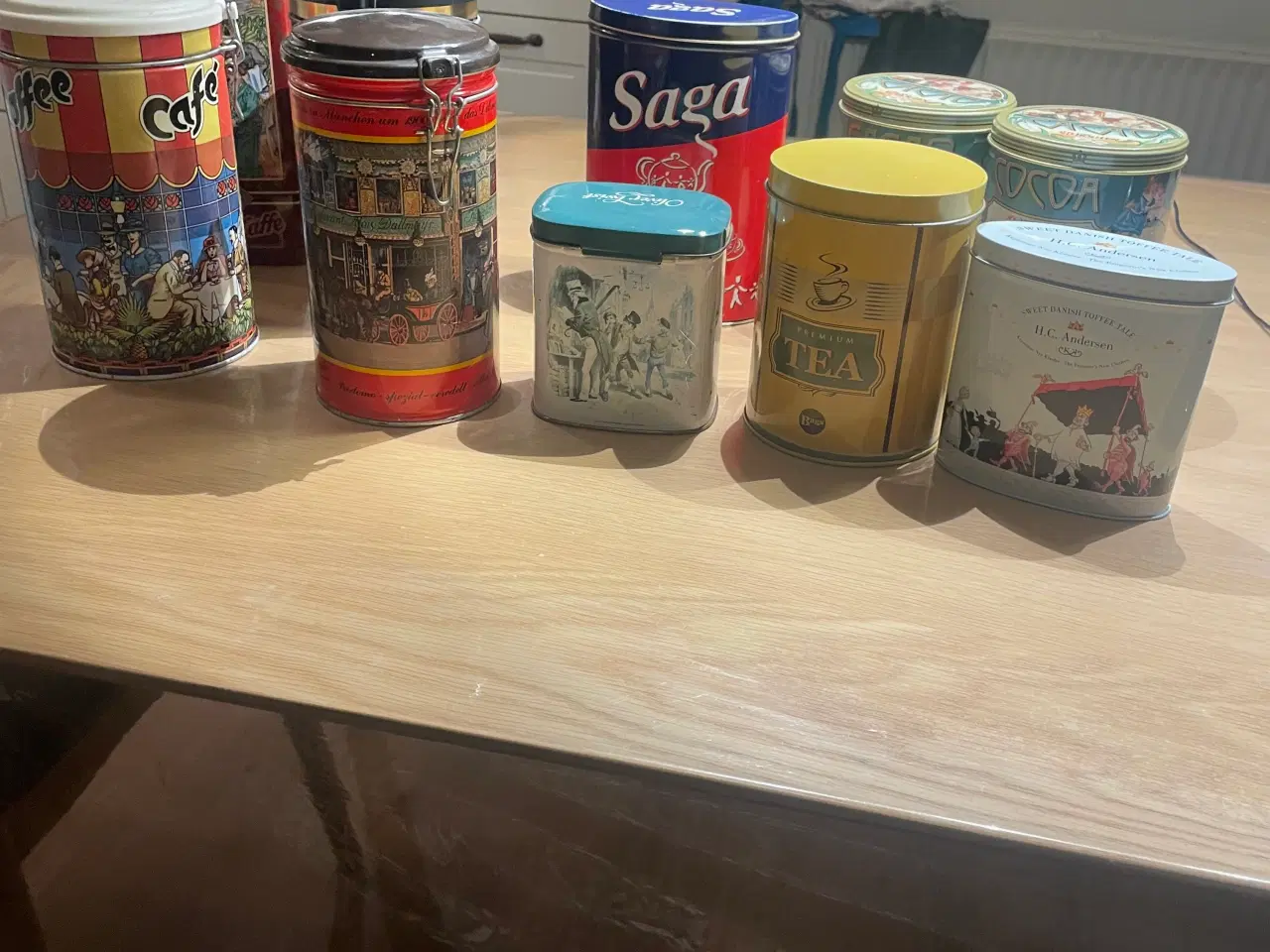 Billede 1 - Gamle blikdåser sælges.