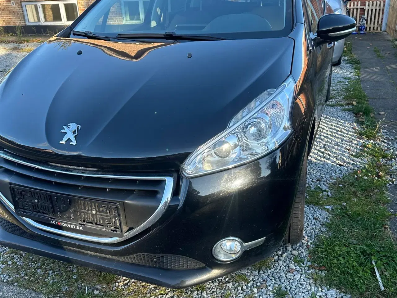 Billede 1 - Peugeot 208 årg 2015 halvårlig afgift 390kr