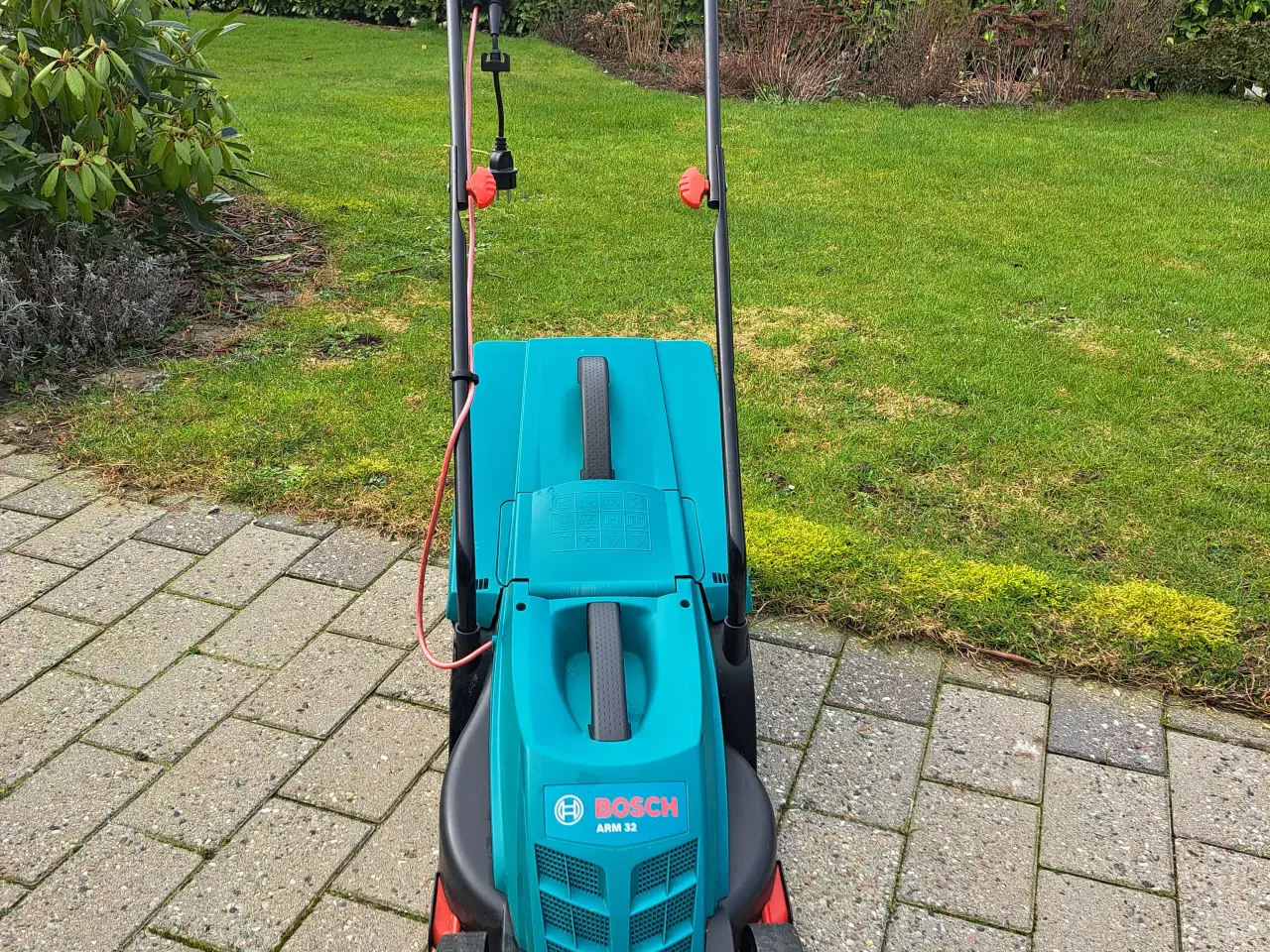 Billede 1 - Bosch ARM 32 elektrisk plæneklipper