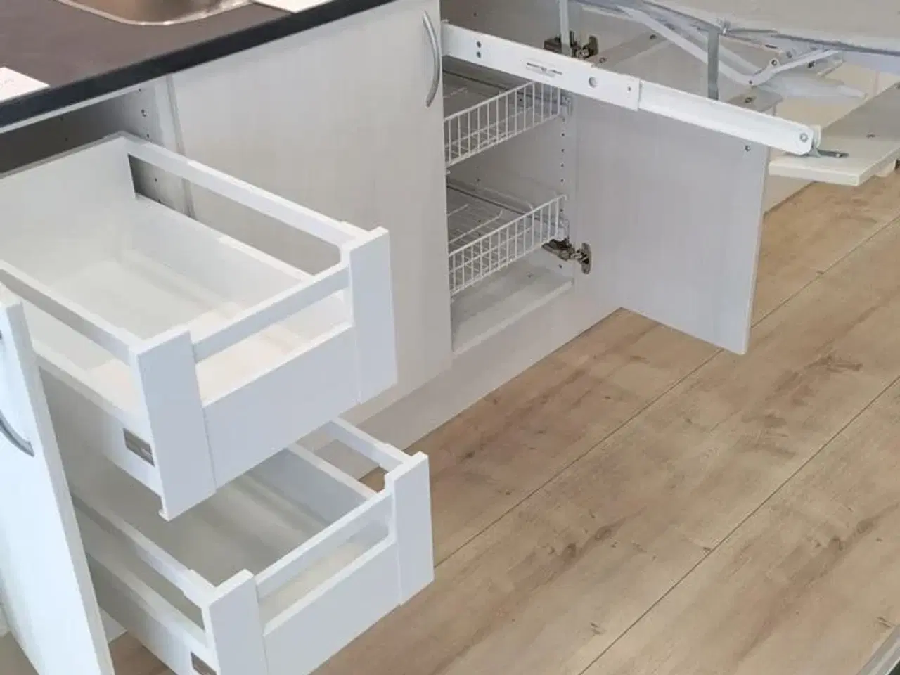 Billede 1 - Strygebrædtsudtræk uden skab