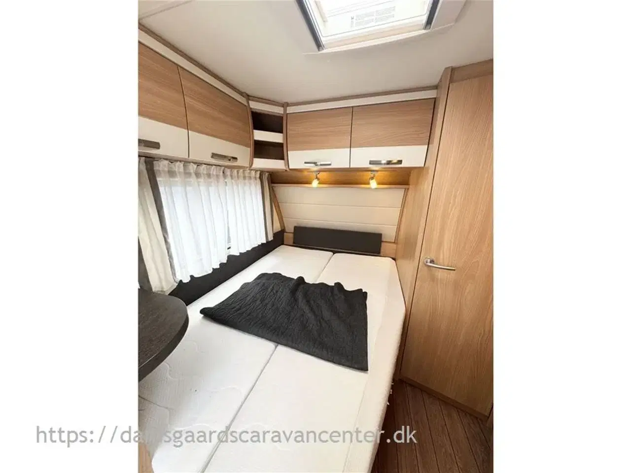 Billede 14 - 2018 - Knaus Südwind Silver Selection 450 FU   Franskseng-Gulvtemp.-Mover-Telt