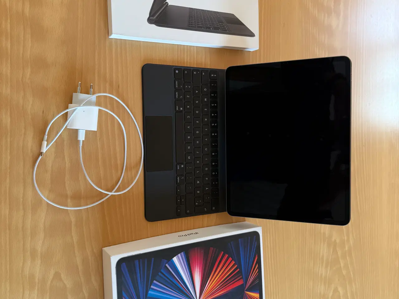 Billede 1 - ipad 12.9 Pro GB 128 samt Magic Keyboard 