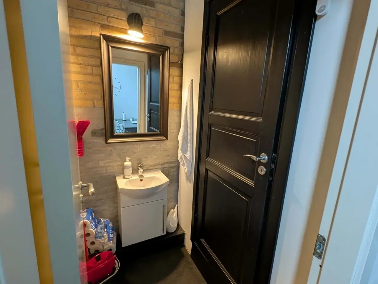 Billede 13 - Kontor med lager (Erhverv)