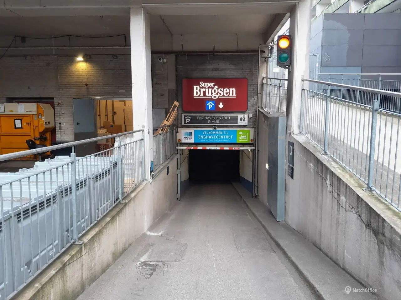 Billede 2 - Parkering ved ØKA, Enghavecentret