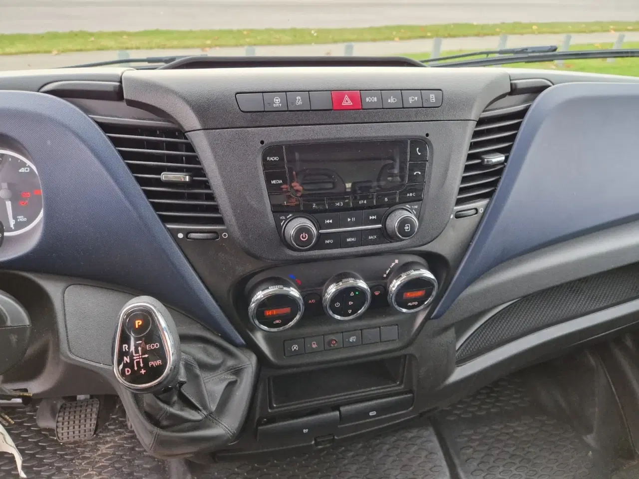 Billede 12 - Iveco Daily 2,3 35S14 Alukasse m/lift AG8