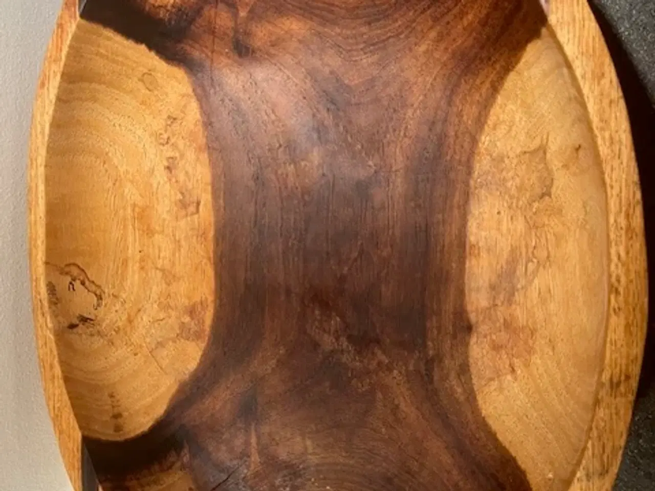 Billede 7 - Stor, rustik unika-træskål med fantastisk patina