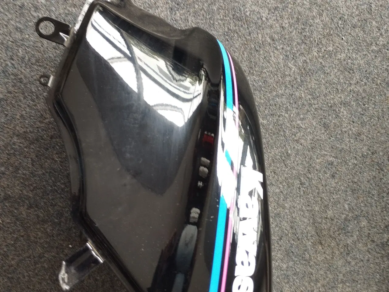 Billede 4 - Reservedel, tank til Kawasaki GPZ 500   ( Se %)