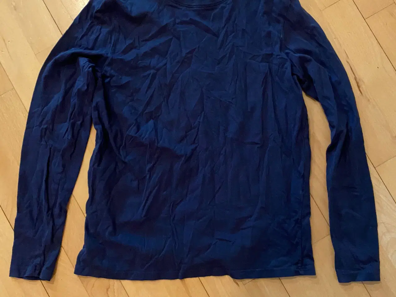 Billede 2 - Ben10 Nattøj  Str. 140-152 (9-12år) H&M bluse 