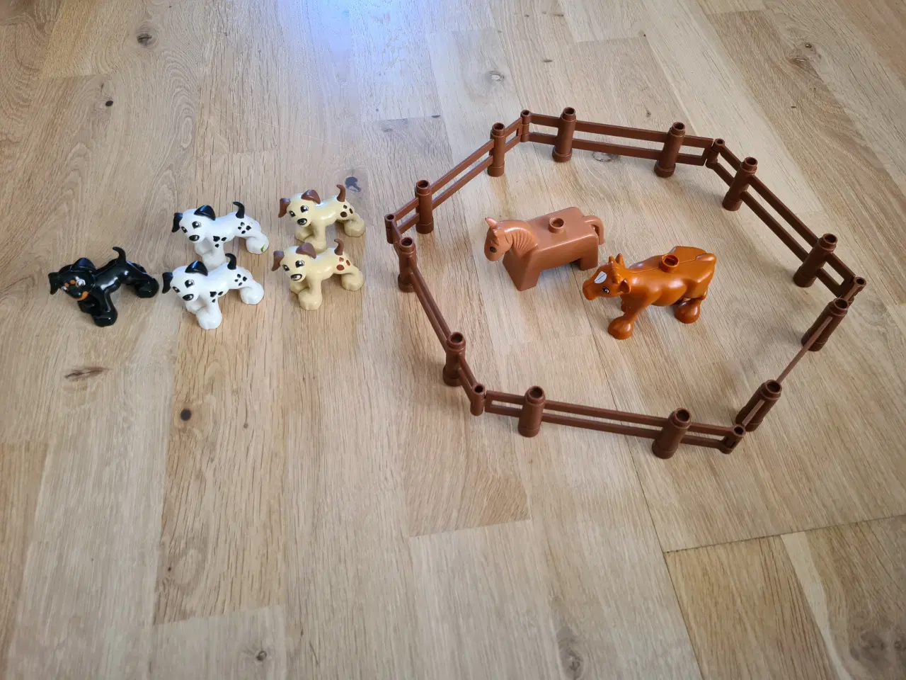 Billede 1 - Duplo lego hund, ko og hest