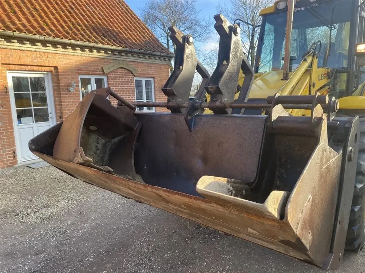 Billede 8 - New Holland LB 115 B Kun 5.100 timer. Kun 1 ejer(plantesavlsbrug på Lolland).