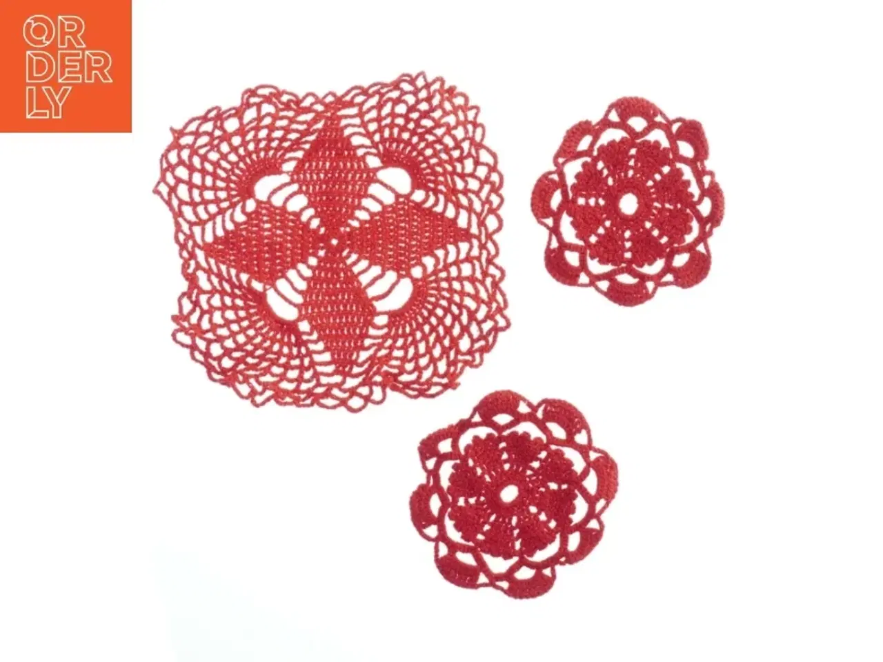 Billede 1 - Mellemlægsservietter hæklet (str. Ø 20 og 13 cm)