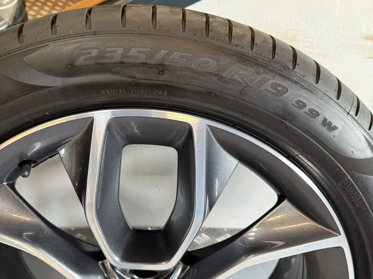 Billede 6 - Originale 19” Skoda fælge med hankook dæk